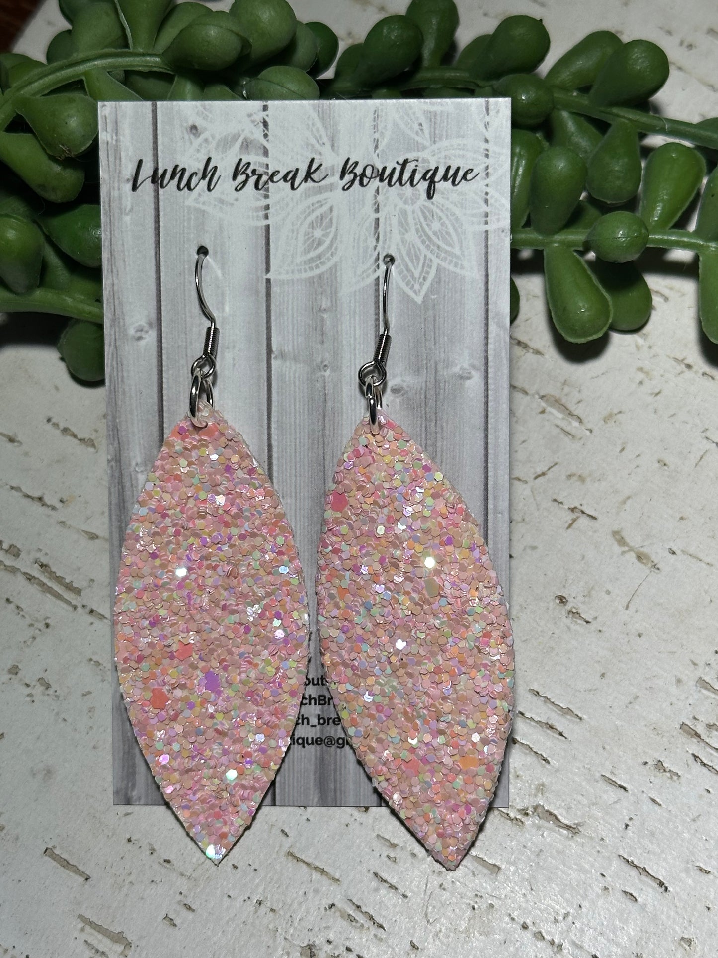 Light pink glitter leaf shape