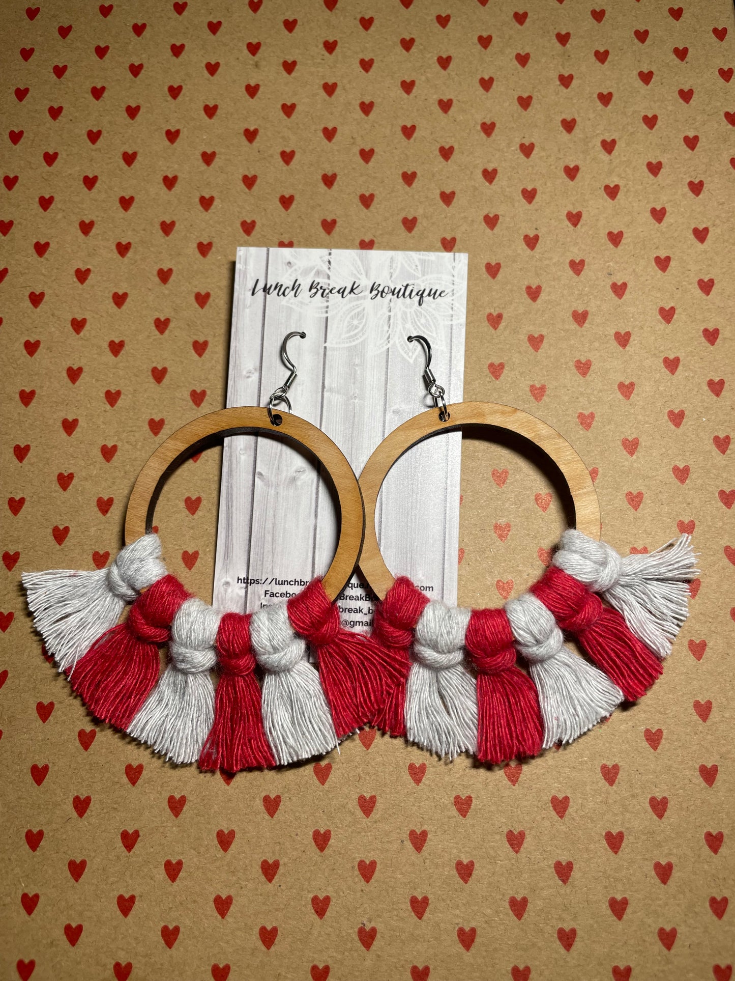 Valentine Macrame- Red/Gray