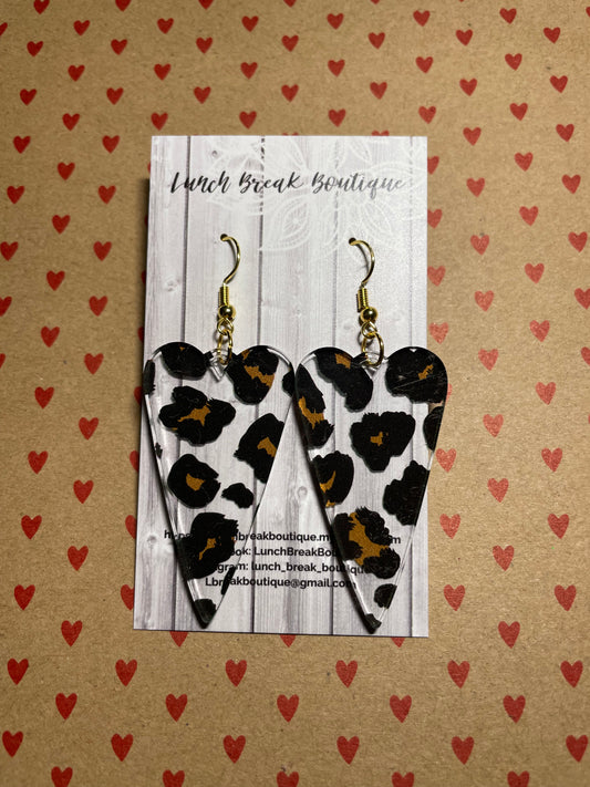 Acrylic Leopard Long Hearts