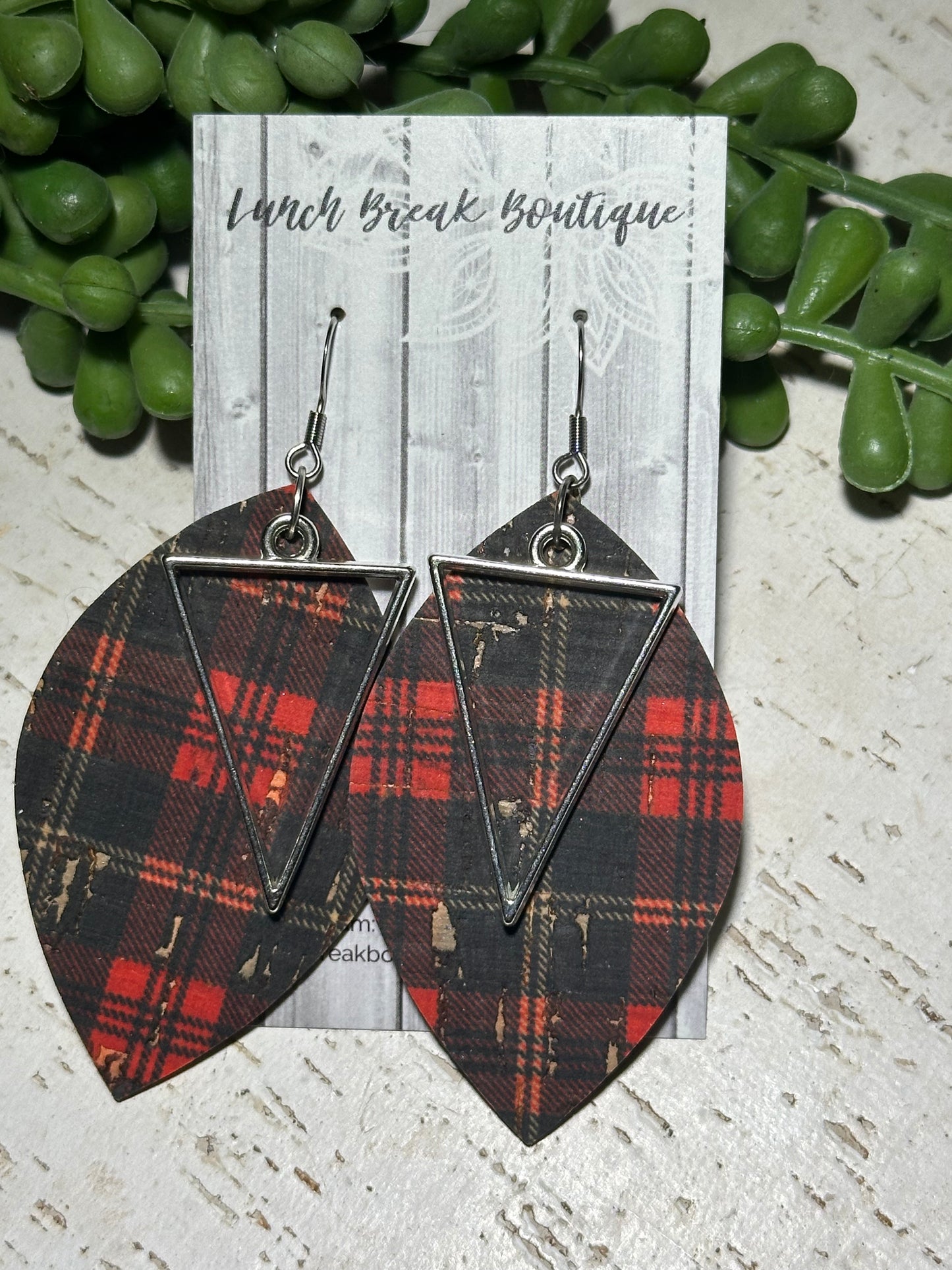 Plaid leaf with triangle